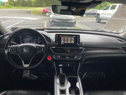 Used 2018 Honda Accord Touring image 17