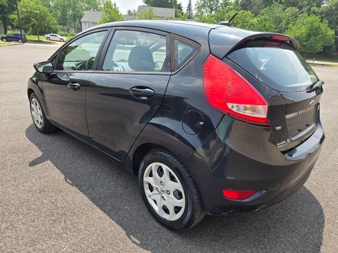Used 2013 Ford Fiesta SE image 5