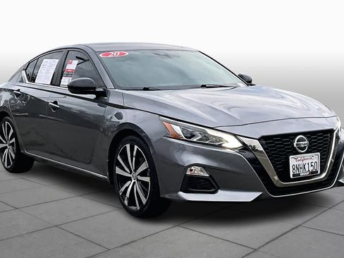 Used 2020 Nissan Altima 2.5 SR w/ Premium Package image 2