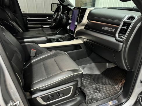 Used 2019 RAM 1500 Laramie AWD/4WD image 13