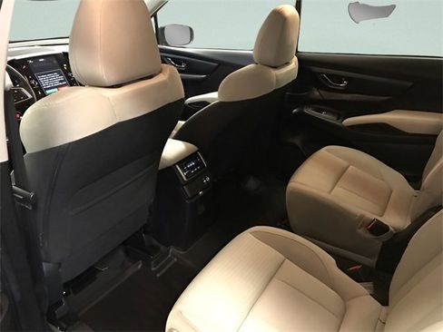 Used 2023 Subaru Ascent Premium w/ Convenience Package image 11