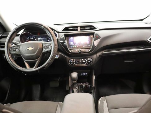 Used 2021 Chevrolet TrailBlazer LT w/ Convenience Package FWD image 6