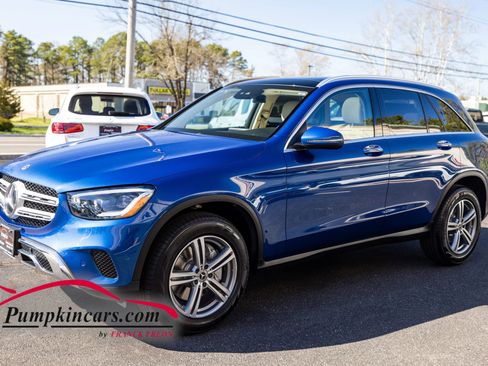 Used 2022 Mercedes-Benz GLC 300 4MATIC w/ Premium Package Lite image 2