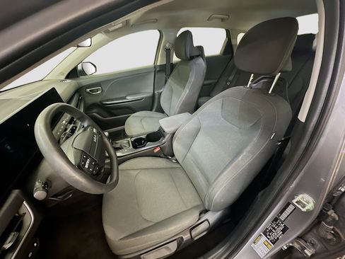 Used 2025 Kia K4 FWD image 13