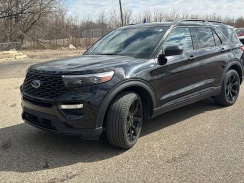 Certified 2024 Ford Explorer ST-Line w/ Class IV Trailer Tow Package image 7