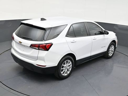 Used 2023 Chevrolet Equinox LS image 17