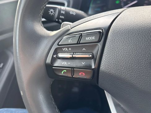 Used 2019 Hyundai Ioniq Plug-In Hybrid image 26