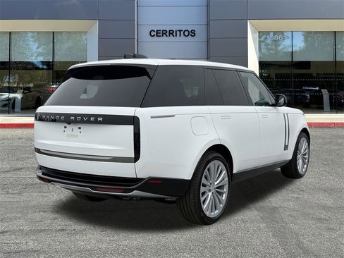 New 2025 Land Rover Range Rover Autobiography image 4