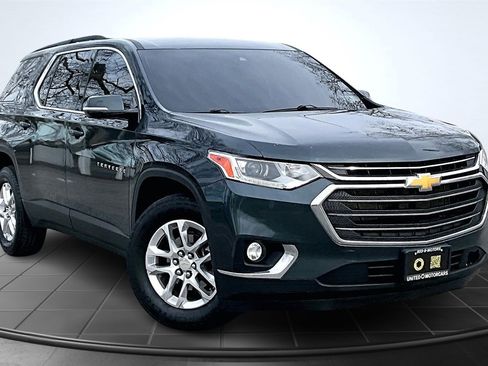 Used 2020 Chevrolet Traverse LT w/ Driver Confidence II Package image 3