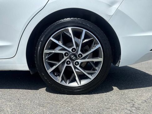 Used 2020 Hyundai Elantra Limited w/ Ultimate Package 03 FWD image 11
