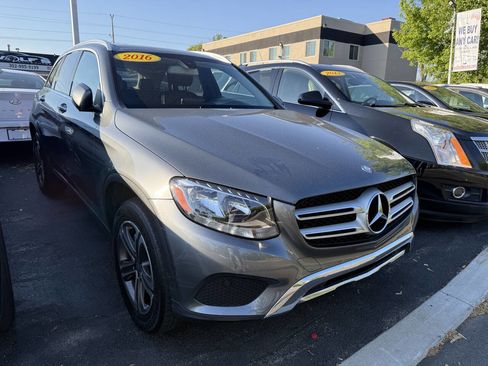 Used 2016 Mercedes-Benz GLC 300 4MATIC w/ Premium Package image 4