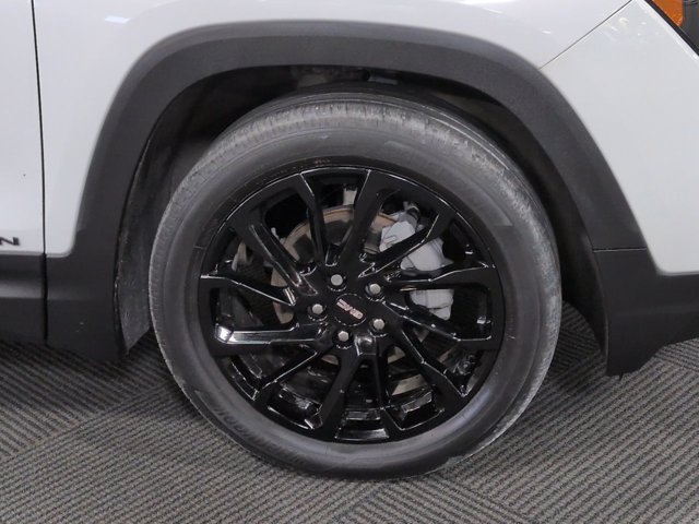 Used 2024 GMC Terrain SLE w/ Driver Convenience Package FWD image 10