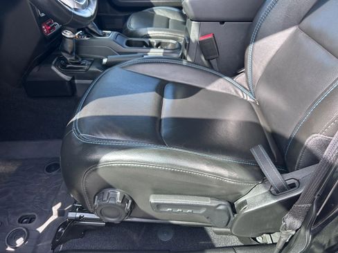 Used 2022 Jeep Wrangler Unlimited Rubicon 4xe w/ Cold Weather Group image 19