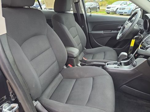 Used 2015 Chevrolet Cruze LT image 31