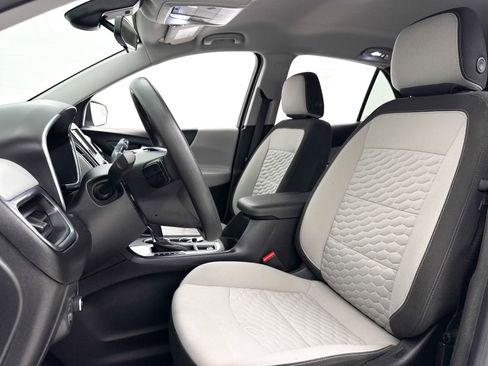 Used 2021 Chevrolet Equinox LS w/ LS Convenience Package FWD image 17