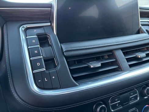 Used 2021 Chevrolet Tahoe Z71 image 17