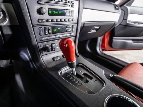 Used 2003 Ford Thunderbird image 26