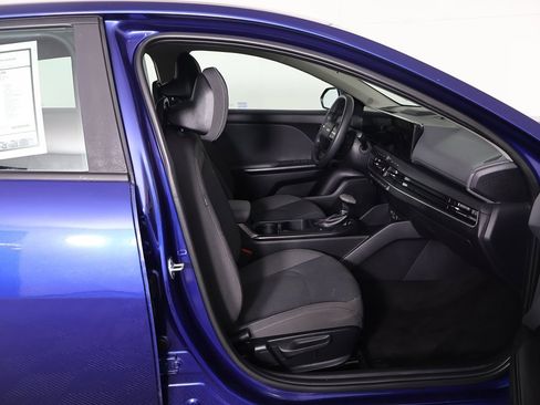 Used 2025 Kia K4 LXS image 26