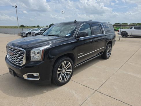 Used 2018 GMC Yukon XL Denali w/ Denali Ultimate Package AWD/4WD image 1