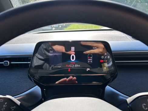 New 2025 Volkswagen ID. Buzz Pro S Plus image 18