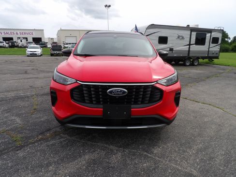Used 2024 Ford Escape Active w/ Tech Pack #2 FWD image 3