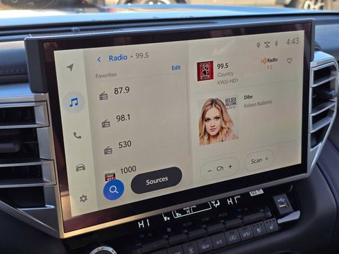 Certified 2025 Toyota Sequoia Platinum image 33