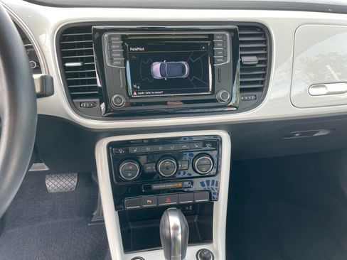 Used 2019 Volkswagen Beetle 2.0T SE w/ SE Premium Package image 16