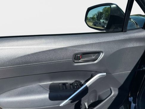 Used 2024 Toyota Corolla Cross AWD Hybrid w/ Moonroof Package image 17