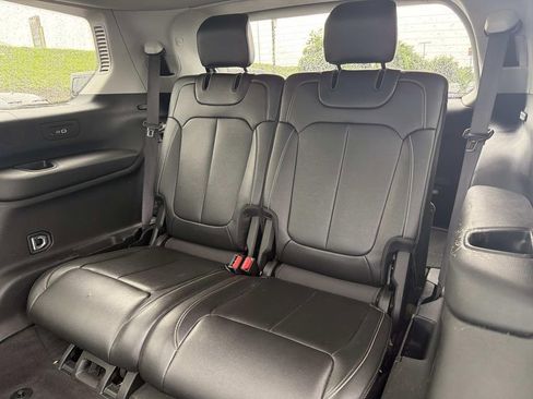 Used 2023 Jeep Grand Cherokee L Limited RWD image 16