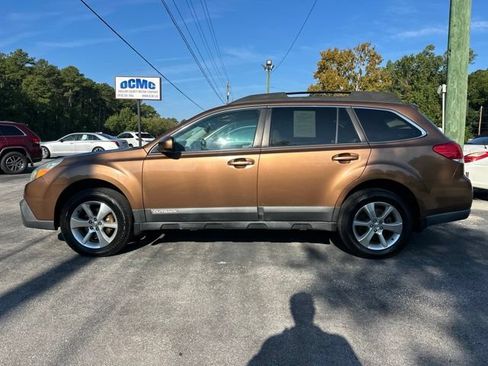 Used 2013 Subaru Outback 2.5i Limited AWD/4WD image 4