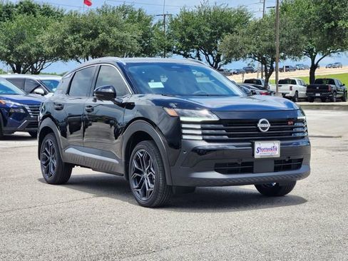 New 2025 Nissan Kicks SR image 2