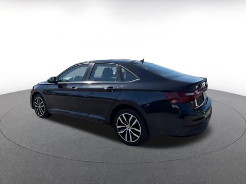 Used 2025 Volkswagen Jetta SE image 10