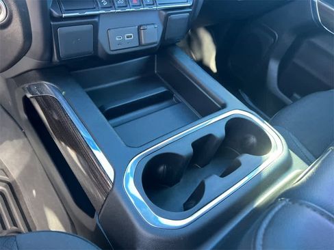 Used 2021 Chevrolet Silverado 1500 RST image 32