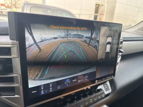 Used 2023 Toyota Tundra Limited image 11