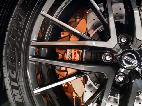 Used 2020 Nissan GT-R Premium AWD/4WD image 30