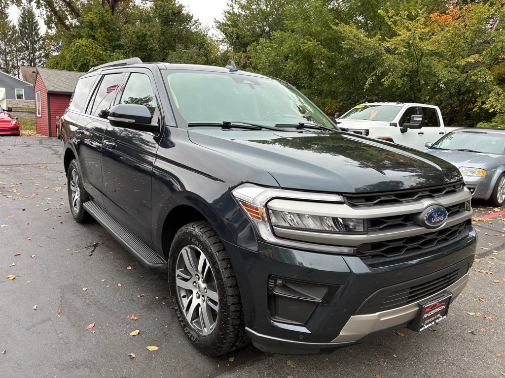 Used 2024 Ford Expedition XLT AWD/4WD image 5