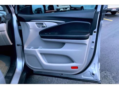 Used 2021 Honda Pilot Special Edition image 26