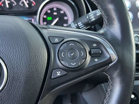Used 2019 Buick Envision Essence AWD/4WD image 23
