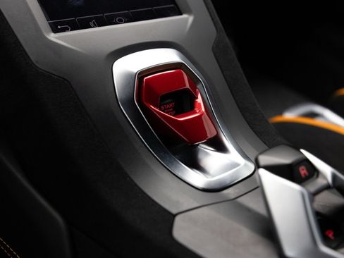 Used 2022 Lamborghini Huracan STO RWD image 28