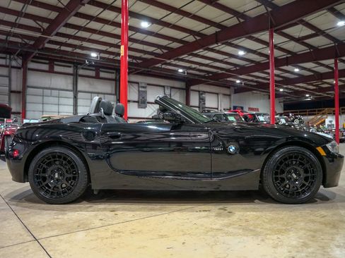 Used 2006 BMW Z4 3.0i image 9