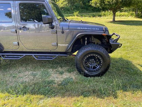 Used 2014 Jeep Wrangler Unlimited Rubicon w/ Connectivity Group AWD/4WD image 26