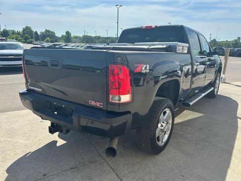 Used 2014 GMC Sierra 2500 Denali w/ Suspension Package, Off-Road AWD/4WD image 5