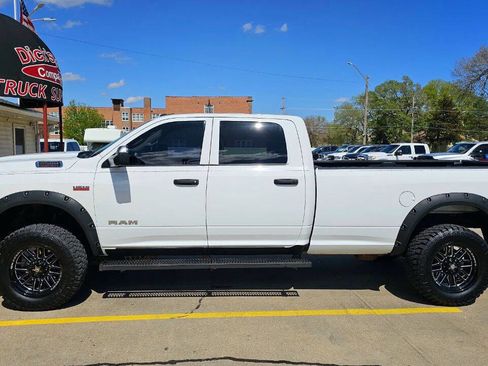 Used 2020 RAM 2500 Tradesman w/ Chrome Appearance Group AWD/4WD image 3