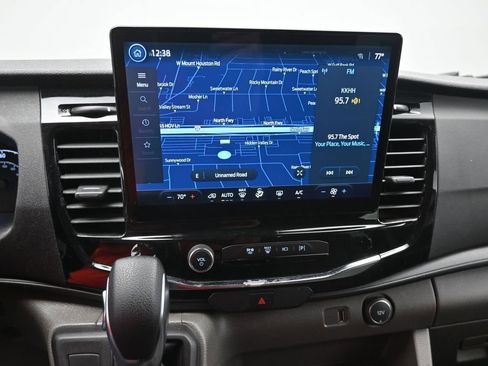 Used 2023 Ford Transit 350 XLT image 28