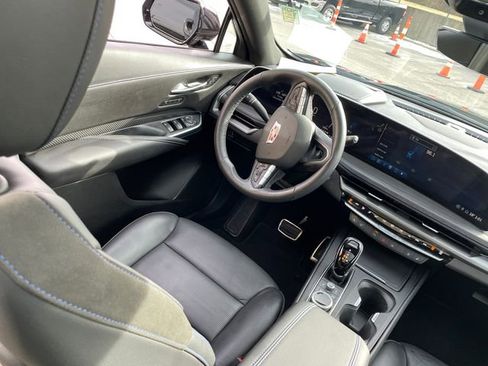 Used 2024 Cadillac XT4 Sport image 23