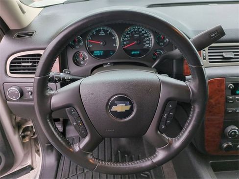 Used 2009 Chevrolet Tahoe LT w/ Convenience Package image 13