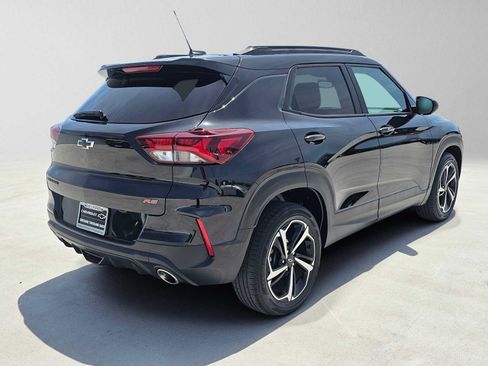 Used 2023 Chevrolet TrailBlazer RS FWD image 3