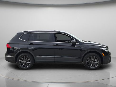 Certified 2023 Volkswagen Tiguan SE FWD image 8