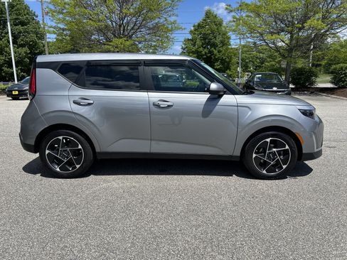 Used 2024 Kia Soul EX FWD image 4