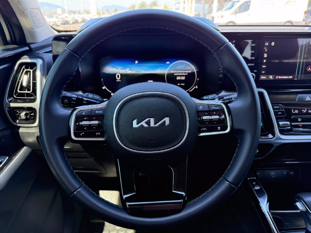 Certified 2023 Kia Sorento SX AWD/4WD image 25